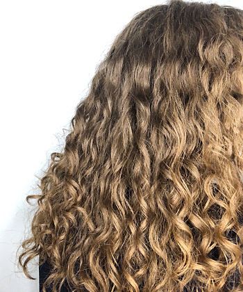 How the Curly Girl Method Makes My Wavy Hair More Defined