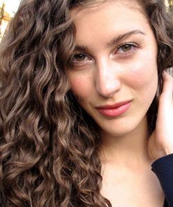World of Curls: Swiss Wavy Vlogger Shalimarcat