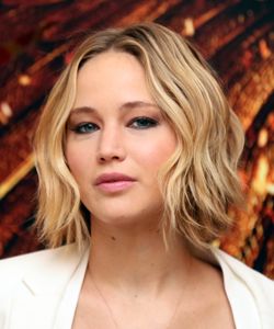 How to Get Jennifer Lawrence's Wavy Bob (aka the "Wob")