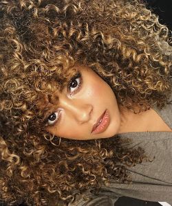 How to Use An Afro Pick For Big Curly Hair