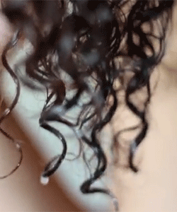 Video: How to Deep Condition Your Dry Hair With Olive Oil