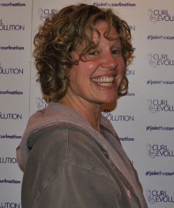 This Workshop Will Teach You How to Solve Your Curly Hair Issues
