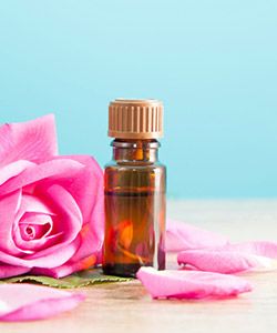 Love Essential Oils? Here's How to Use Them on Curly Hair