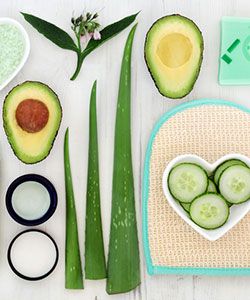 The Pros (And Cons) Of DIY Beauty Products