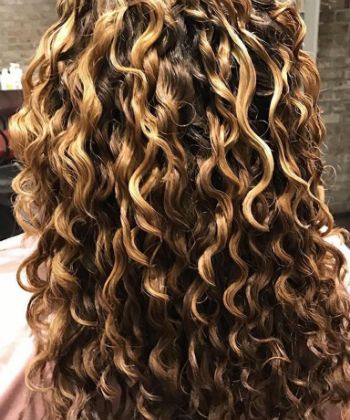 Is Saltwater Actually Bad For Your Hair? A Stylist Explains