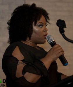 "I Use My Corporate & Cosmetology Backgrounds To Push The Natural Community Forward"