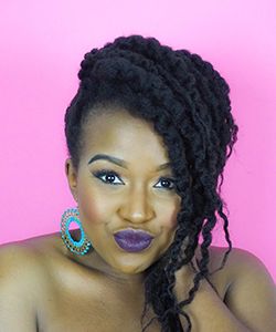 How To Refresh Your Hair Without Wetting It
