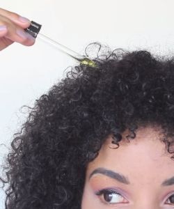 Why Massaging Your Scalp with Oil Really Matters