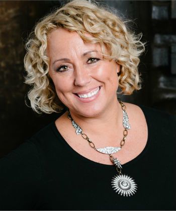 Atlanta's Southern Curl Salon is Celebrating Its Anniversary With Hurricane Victims in Mind
