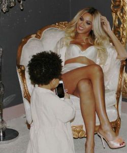 A Petition for Beyonce to Comb Blue Ivy's Hair Though?