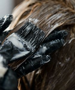 5 Bad Habits That Are Damaging Your Scalp