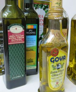 This is Why Everyone Loves Using Extra Virgin Olive Oil...On Their Hair