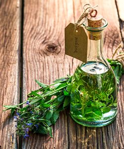 Try This Lemon Balm Hair Rinse for Your Oily Scalp