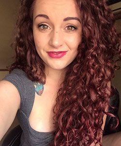 Pros & Cons of Coloring Curly Hair