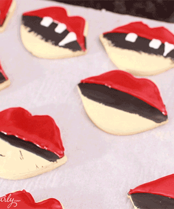 Watch Evelyn & Nikki Make Spooky Halloween Treats