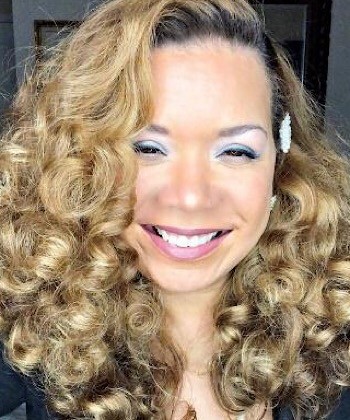 3 Easy Ways to Style Your Curly Hair for New Years