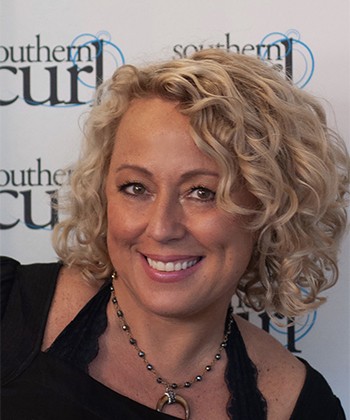 Curl Expert, Robin Sjoblom Shares the Top Tips for Caring for Naturally Curly Hair