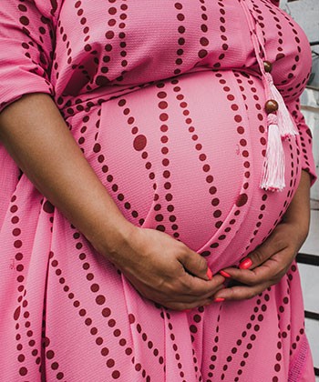 This Is How to Prep Your Hair for Pregnancy, According to a Doula
