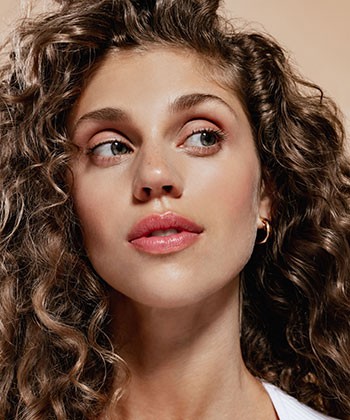 What You Need to Know About the Salt in Your Shampoo