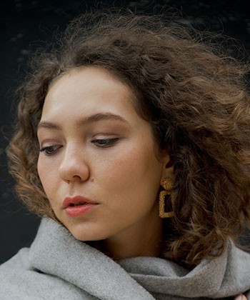 How to Stop "Halo" Frizz at the Roots
