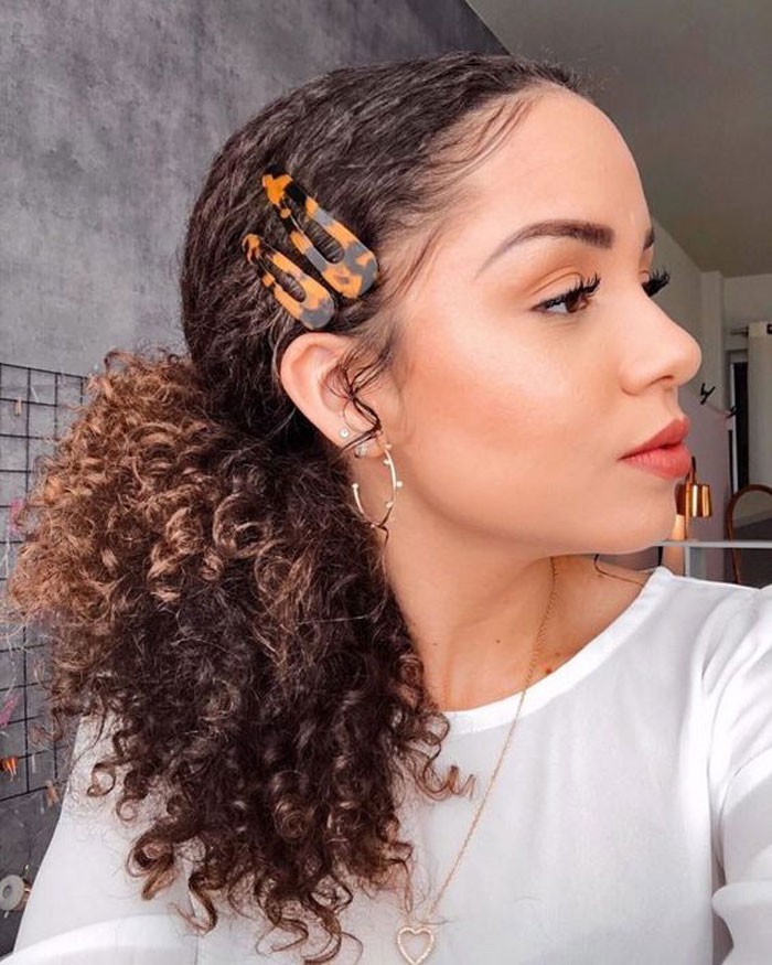 curly-ponytail
