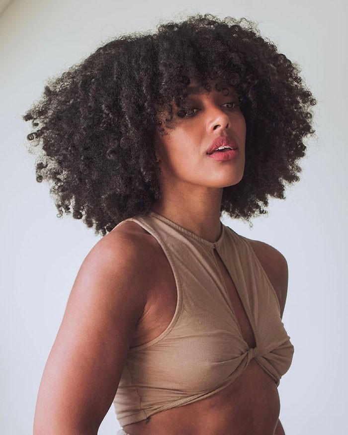 Angela-Onuoha-curly-bangs