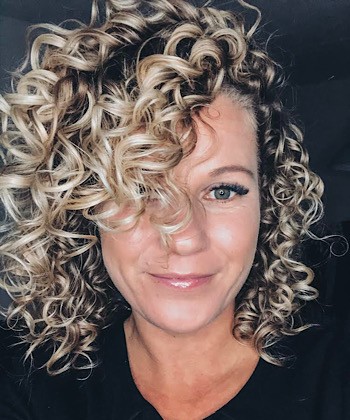 Texture Tales: Inge Shares her Secrets for Styling Fine Curly Hair with Extra Volume