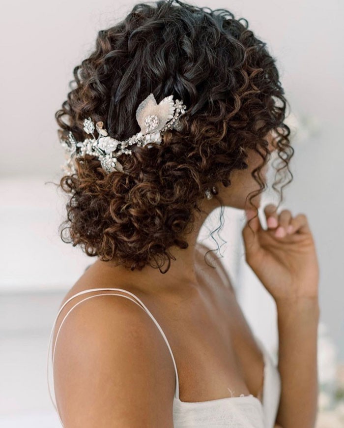 How To Wear Your Hair Curly On Your Wedding Day NaturallyCurly How To Wear Your Hair Curly On Your Wedding Day NaturallyCurly